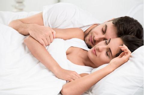 浜у悗澶氫箙鍙互鍜屽疂瀹濈潯,浜у悗澶氫箙鍙互鍦ㄤ竴璧峰潗鏈堝瓙