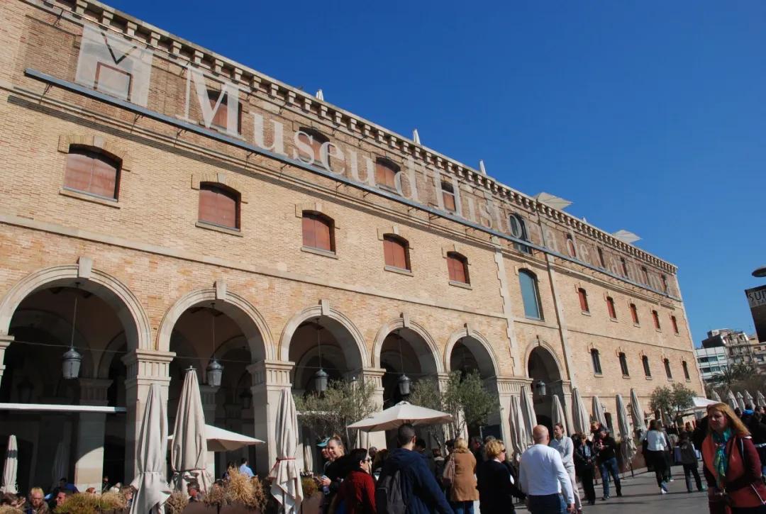 当你去旅行的时候,当你旅行的时候你在看什么