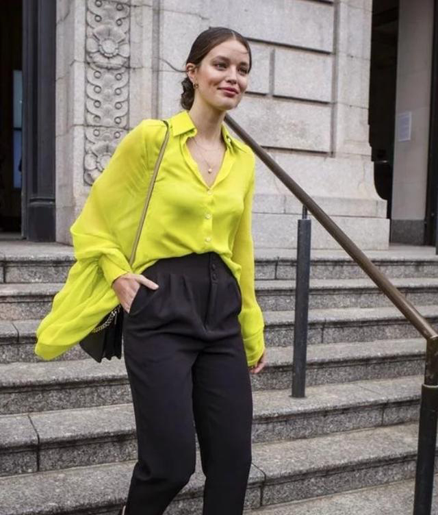 牛莉穿粉红色大衣,牛莉惊艳的古装造型