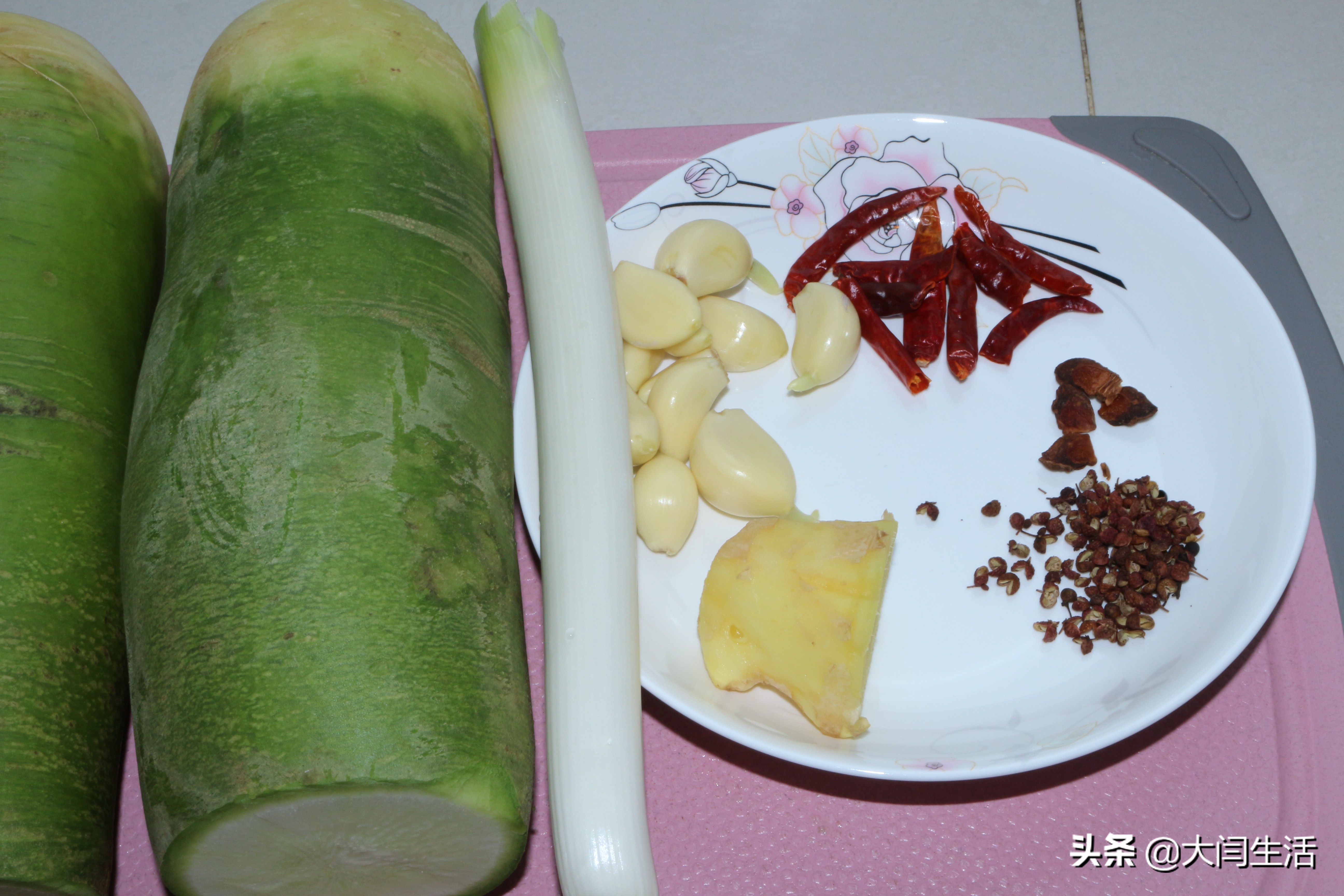 一家三口腌萝卜的做法甜酸脆,酸甜萝卜小菜的腌制方法