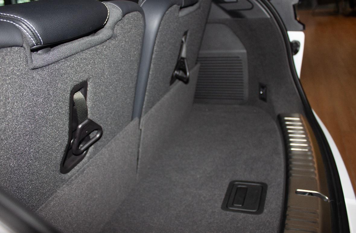 比亚迪唐2.0t7座新能源车测评,比亚迪唐7座混合动力车型