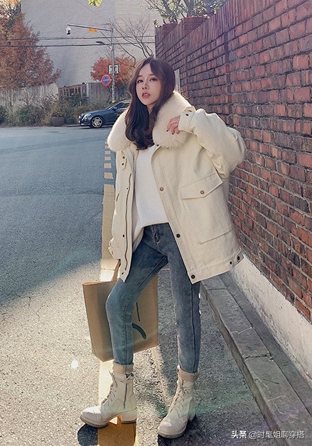 冬天穿加绒牛仔裤好看还是不加绒,冬季加绒牛仔裤修饰腿型推荐