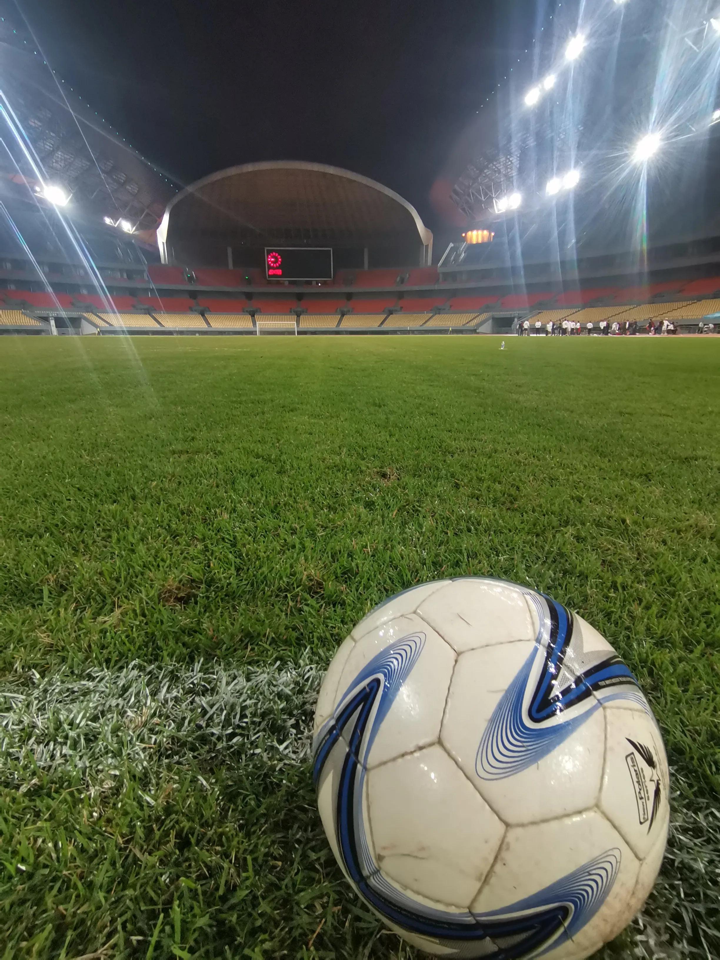 广西体育中心1号足球训练场,南宁足球体育训练基地