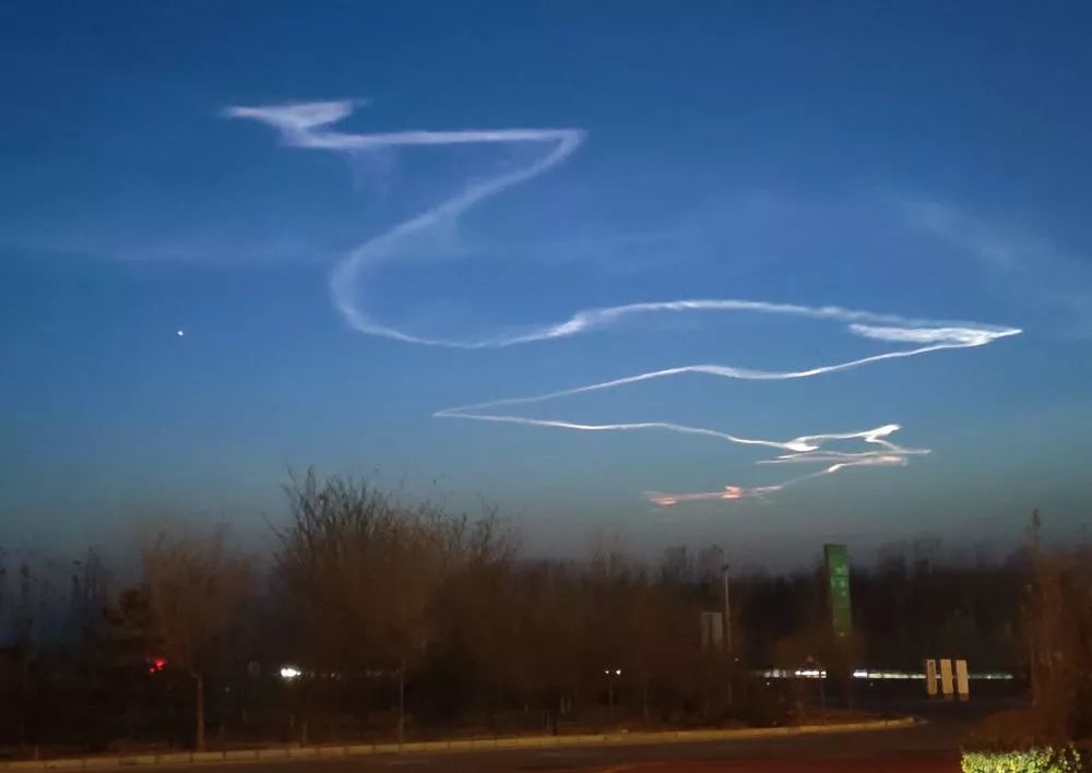 “龙状祥云”现京津冀上空，竟是“湖北造”