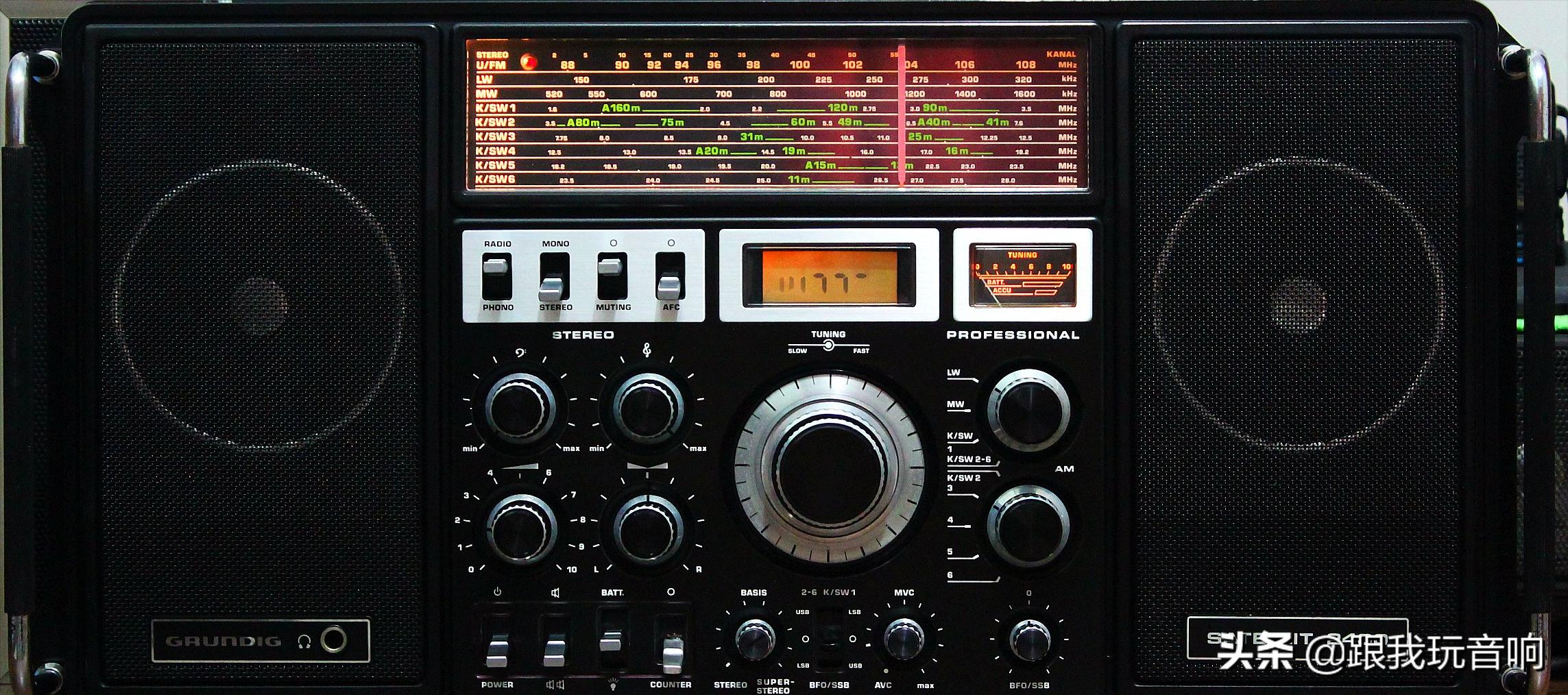 这是一款80年代根德公司推出的Satellit2400SL多波段便携式收音机