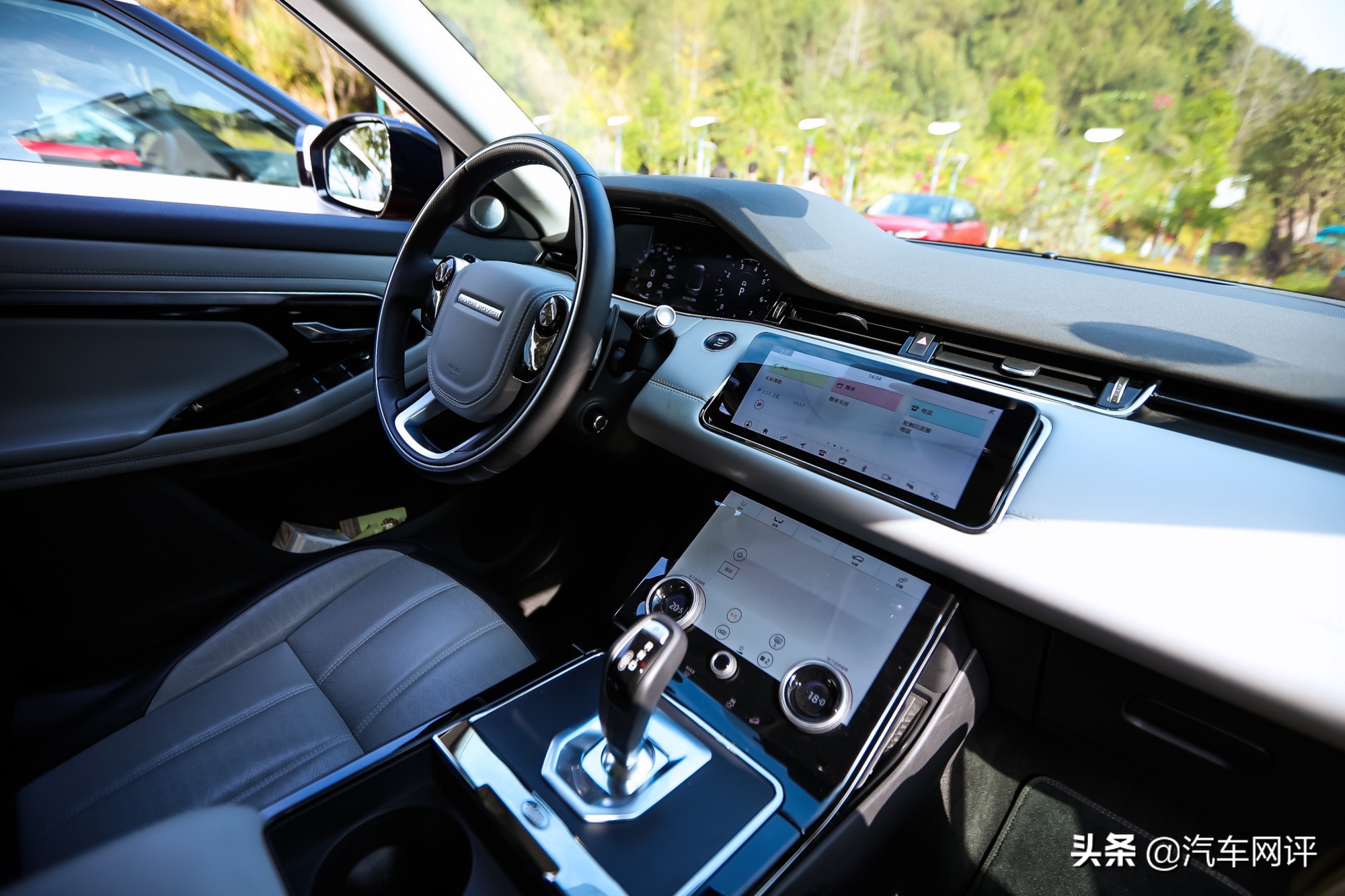 全新一代路虎揽胜极光国内试驾,新款路虎揽胜极光对比试驾