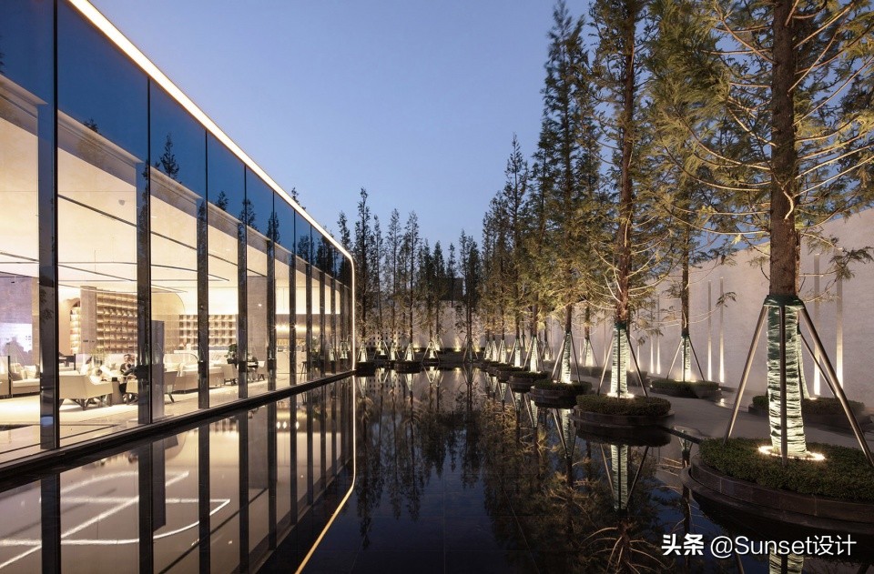 幽居在闹市潜游天地间,闹市寻幽处雅意上心头