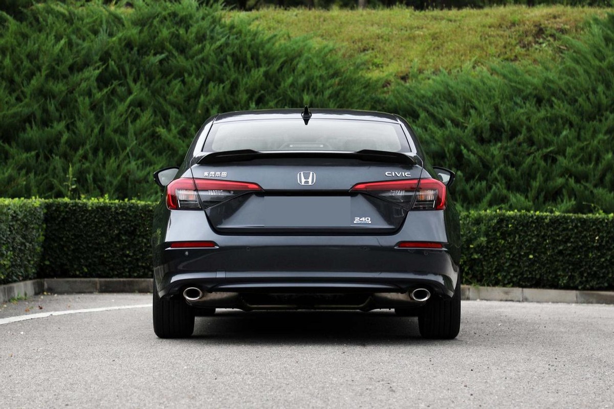 第11代雅阁出来了大号思域,雅阁和11代思域哪个更值得购买