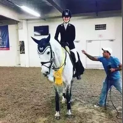 比尔盖茨女儿和乔布斯女儿,世界首富比尔盖茨第二个女儿