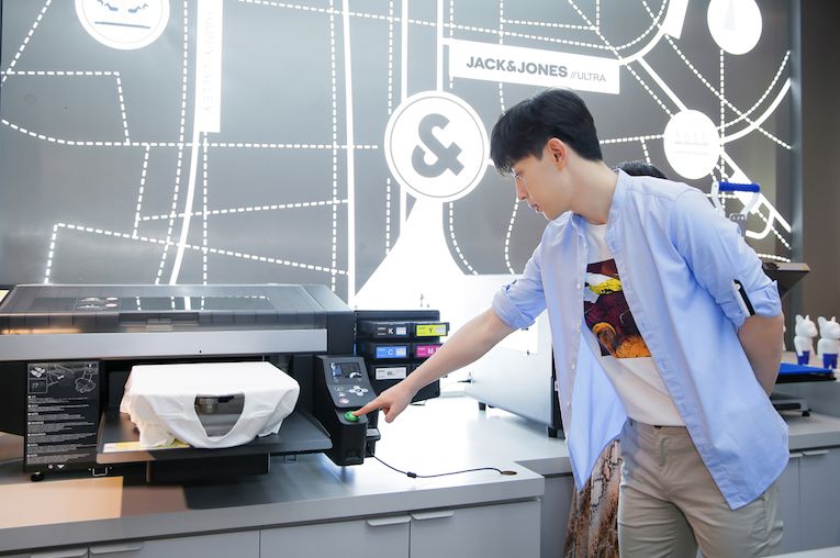 杰克琼斯是不是算潮牌,杰克琼斯最新的衣服