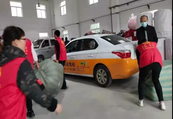 洪水无情人间有爱一起为家乡加油,洪水无情人间有爱河南加油