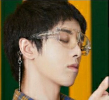 华晨宇的下巴,削下颌骨的华晨宇