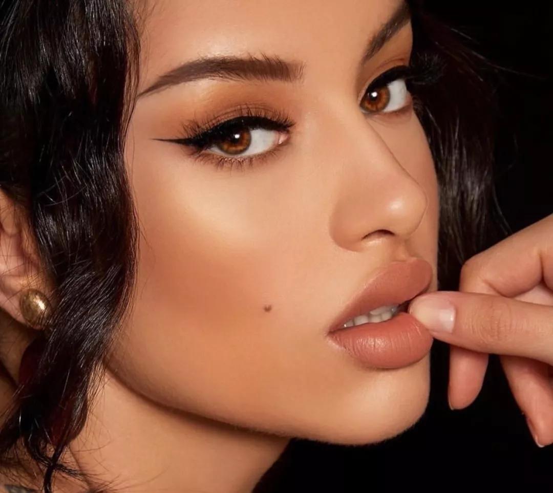 厚嘴唇有多好看,厚嘴唇的女人什么性格