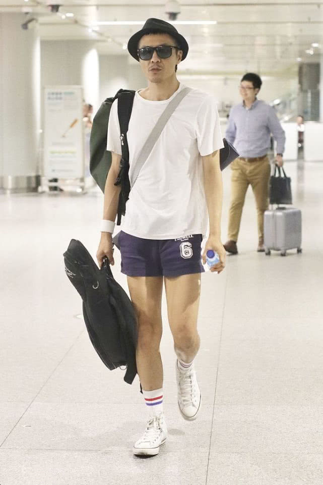 朴树戴帽子演唱会现场版完整版,朴树走机场