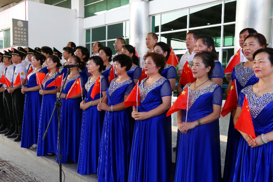 中甲第23轮：《中国万岁，我是护旗手》红动渭南火车站