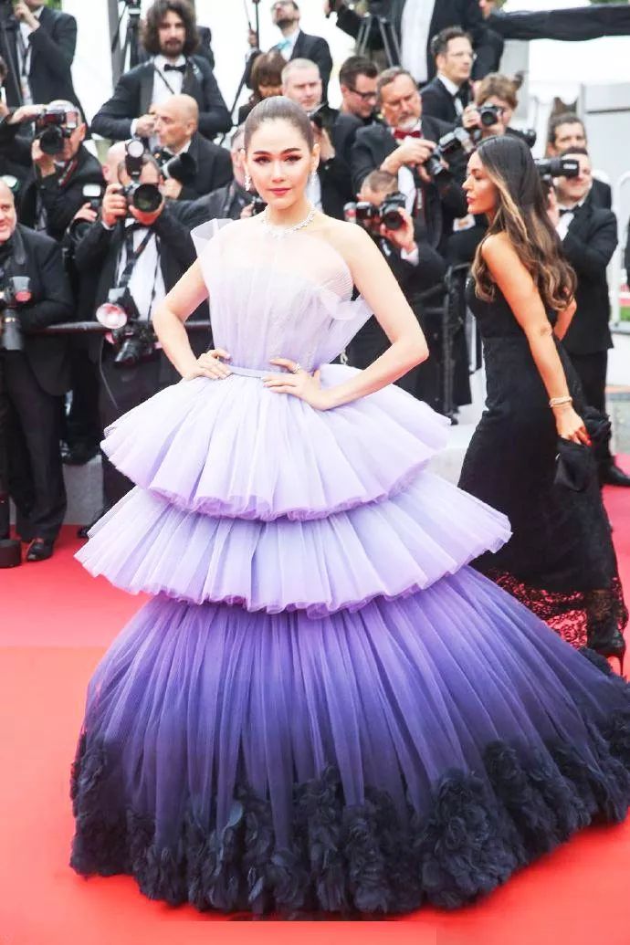 十八线网红戛纳红毯,十八线抖音网红