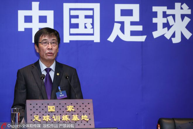 10年17冠！恒大时代落幕陈戌源：中国足球上不去有啥用