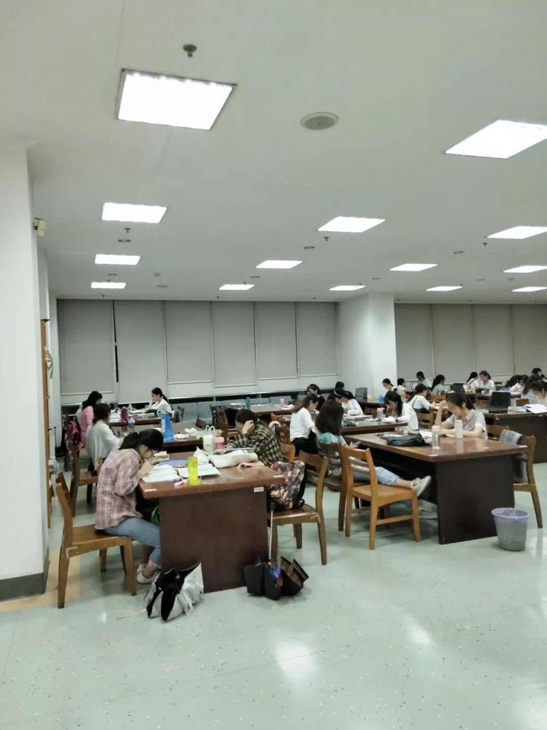 曝光！南京这所高校藏了个网红图书馆，还有高温杀菌器给书除菌！