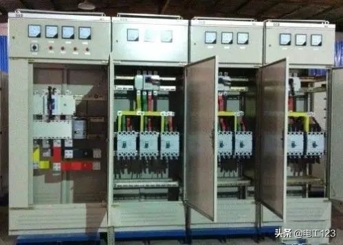 家里的闸一关楼梯道的电闸就跳闸,家里总闸漏电保护器总跳