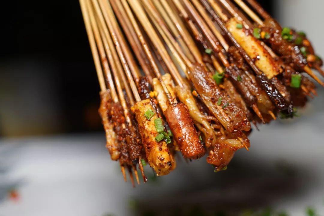 火遍成都的贰麻酒馆,成都贰麻酒馆为什么那么火