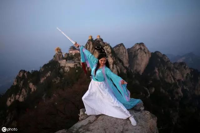 张旭的狂草三绝,古人是如何评价张旭古诗四帖