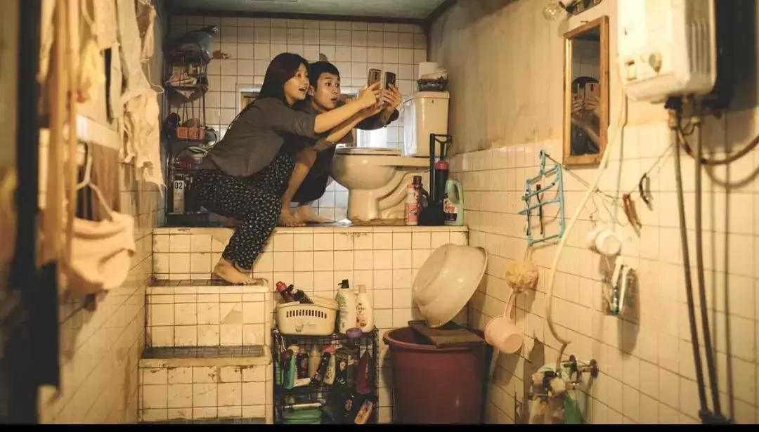 韩国电影寄生虫凭什么获得,韩国电影寄生虫什么寓意