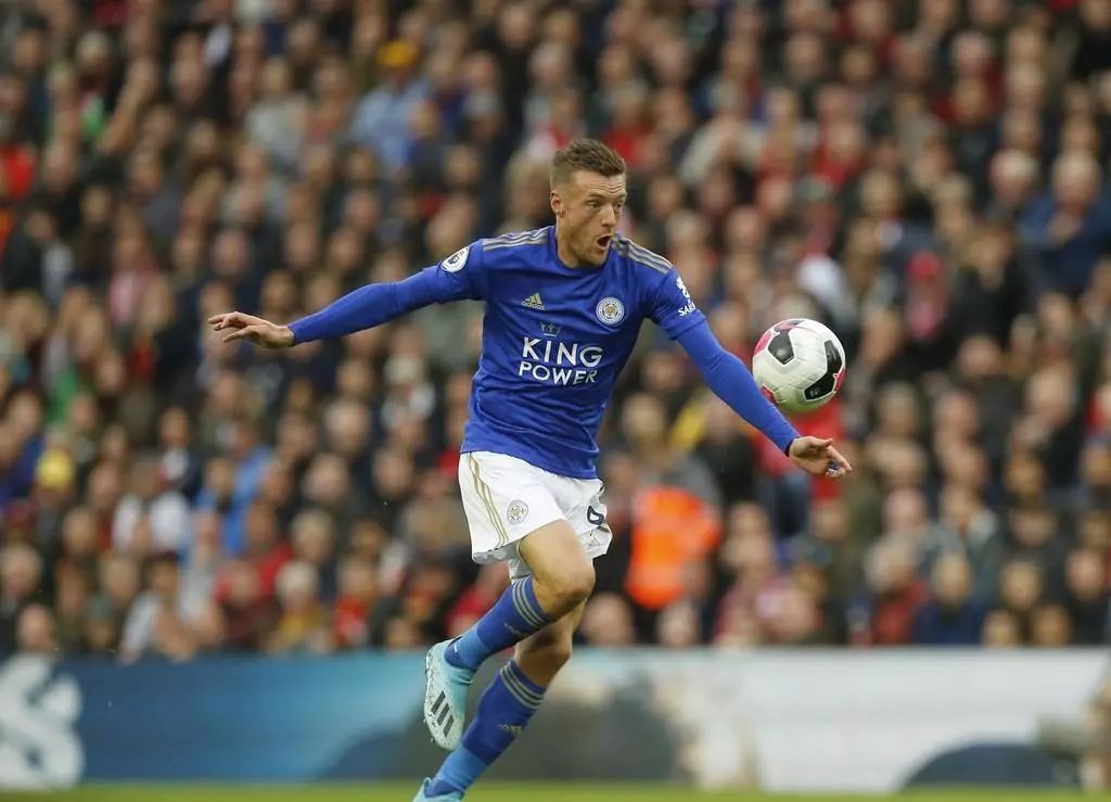 17岁为曼联出战4场造三球惊艳英超,29岁瓦尔迪曼城帽子戏法