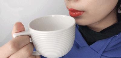 有没有吃饭喝水不掉色的口红,口红接吻不掉色