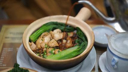 在广东万物皆可煲仔饭,万物皆可煲的煲仔饭