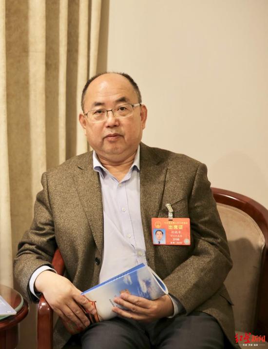 成都拍了拍你,一亿成都粉get心动讯息