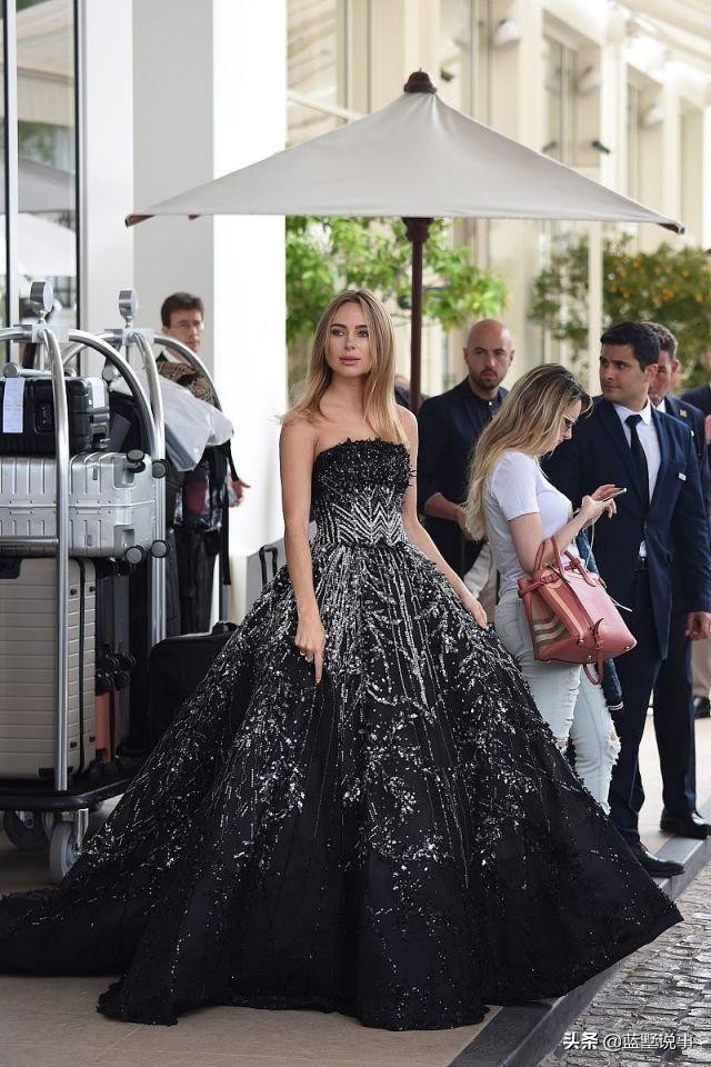 金伯利加纳惊艳美图,金伯利加纳腹肌图片