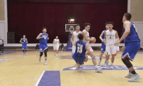 太狠！球场上惊现这一危险动作！现在打球都变这么狠的吗？