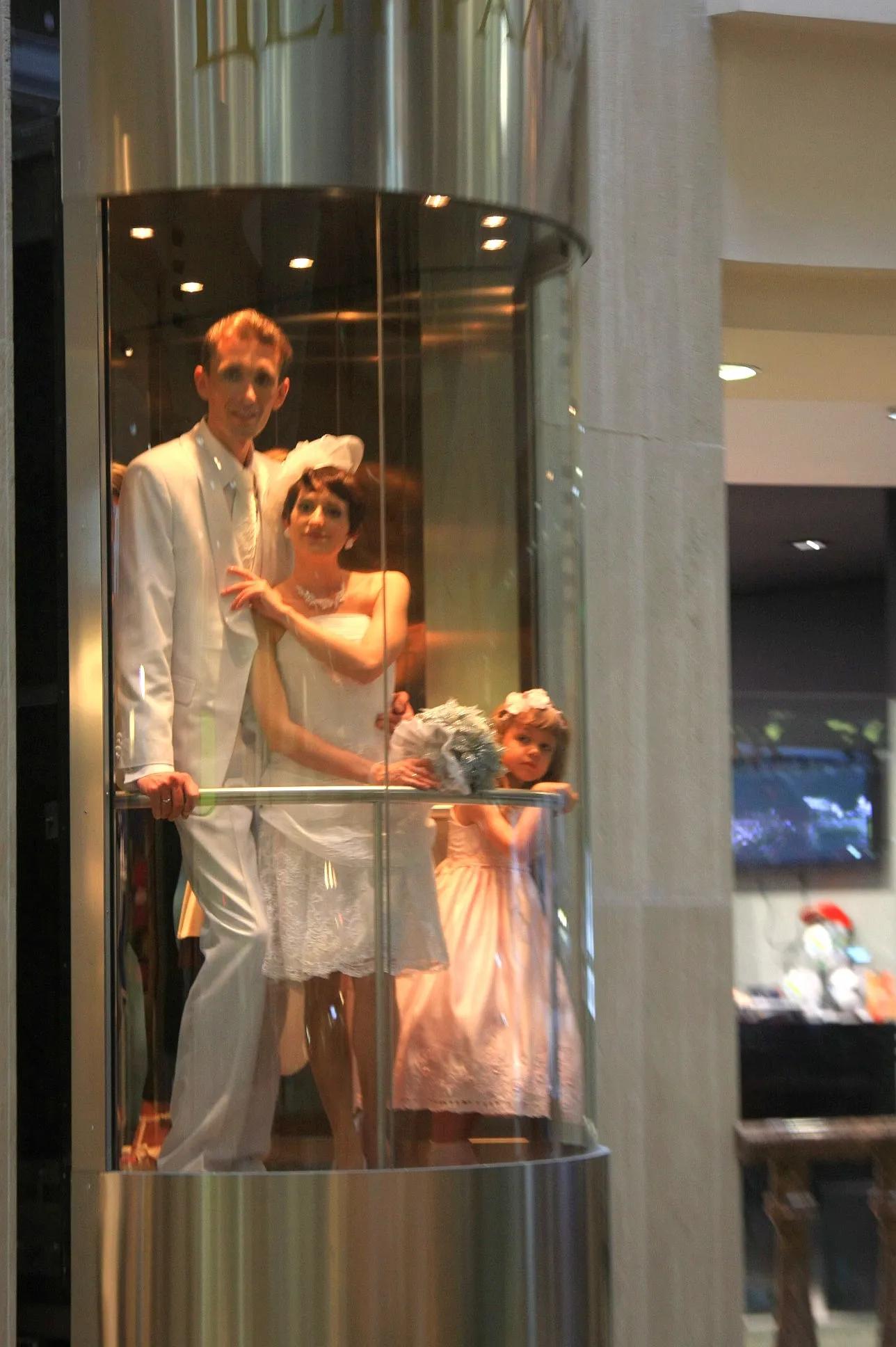 在海参崴,海参崴相亲现场