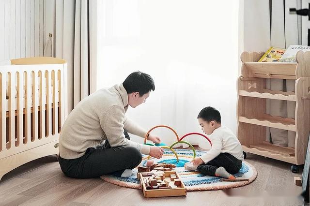 原木风吊顶效果图客厅简约,简约原木风