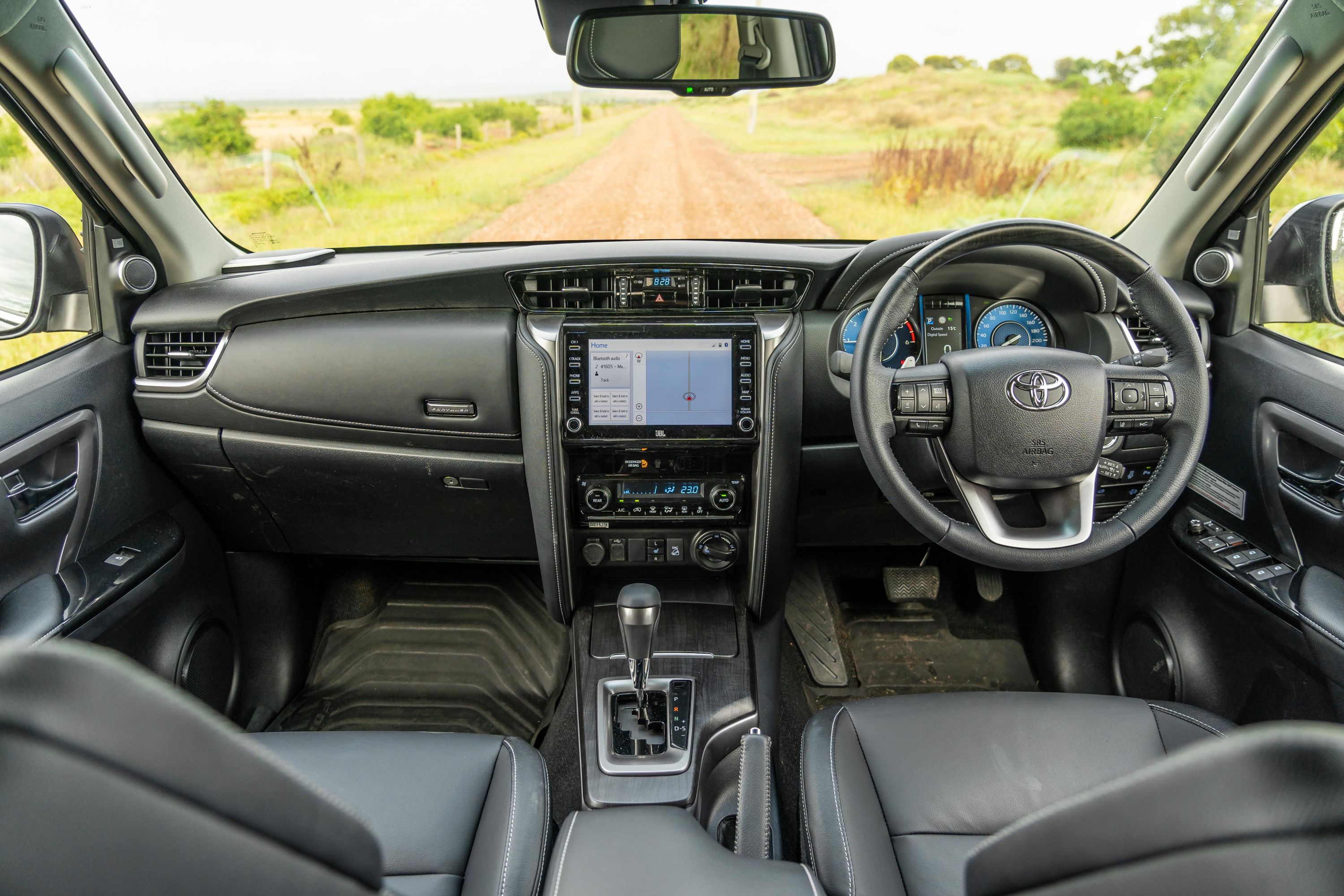 2018款丰田进口穿越者试驾,丰田穿越者对比丰田普拉多