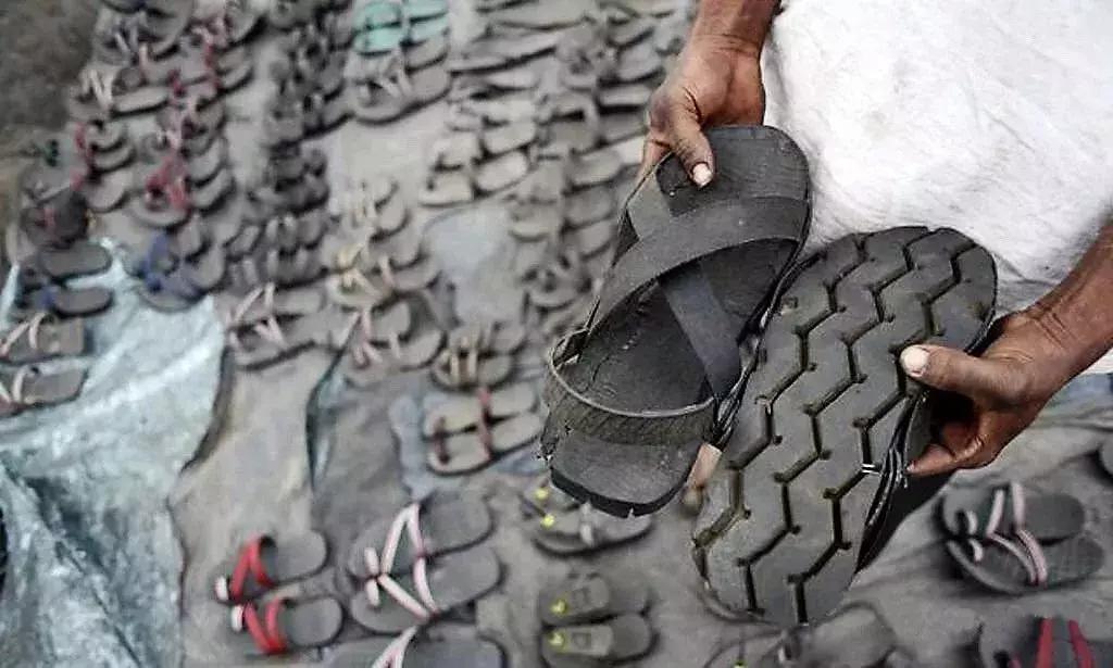 轮胎做成鞋？中国来的废轮胎，在非洲变成了人手一双的爆款潮鞋