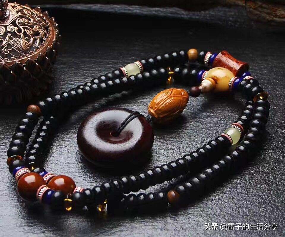 菩提子配饰翡翠,菩提子蜜蜡配饰图