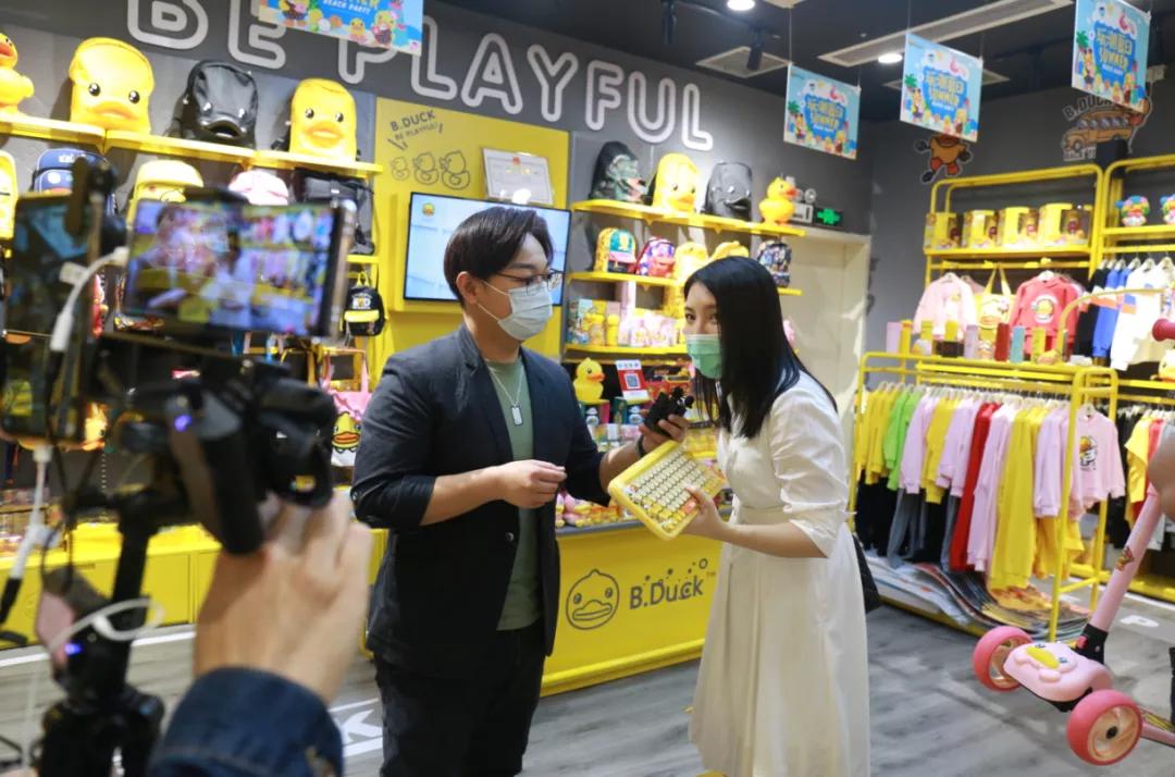 《喺咪松D先》加餐版！携手大旧Bob，带你周末哨街叉叉电~