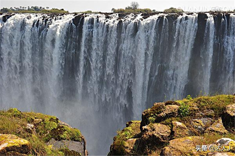 #全民热遗#小天独家，你敢不敢在这个瀑布上洗澡？