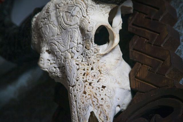 用骨头拼成的工艺品,用骨头做的蒙古艺术