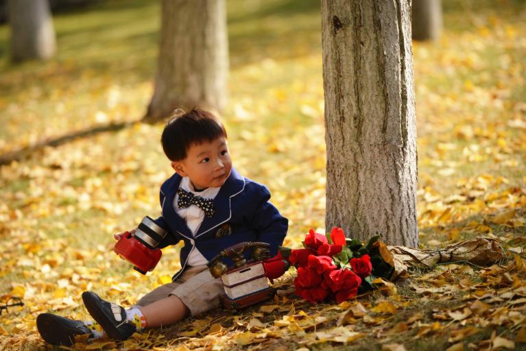儿童把小石子塞进耳朵里怎么办,儿童把纸塞进鼻子里看不见怎么办