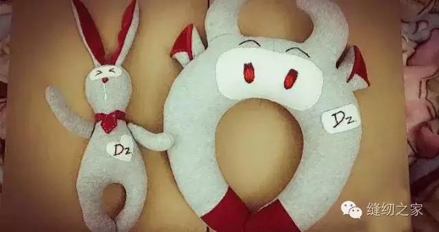 旧衣服改成窝枕,在家怎么用旧衣改做颈椎型枕