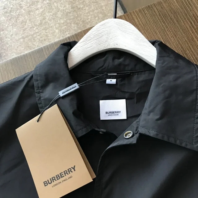 巴宝莉风衣58码出售,巴宝莉风衣巴黎时装周2020