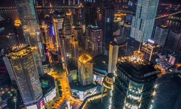 从理发两块砍价成一块，高息借贷1000万元炒房，现如今身价300亿