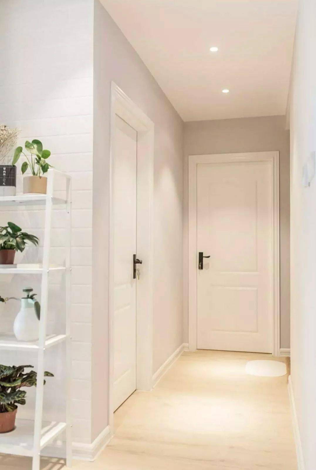 原木色家具白色木门,老师傅木门讲解