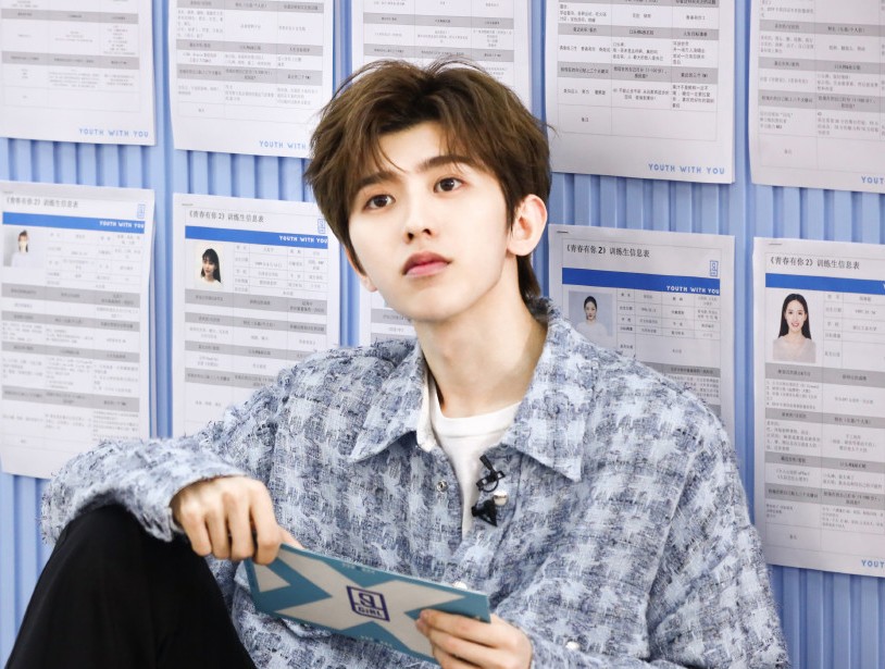 蔡徐坤青春有你二服装造型帅炸,青春有你蔡徐坤的穿搭多少钱