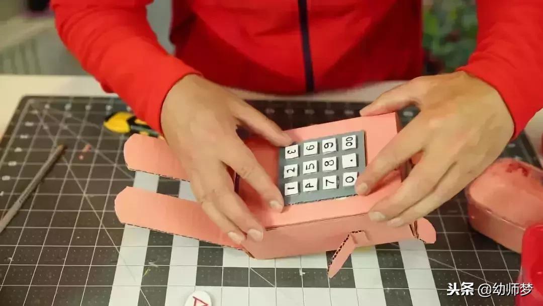 用快递纸箱做科技玩具大全教程,怎么用纸箱子做一个能玩的东西