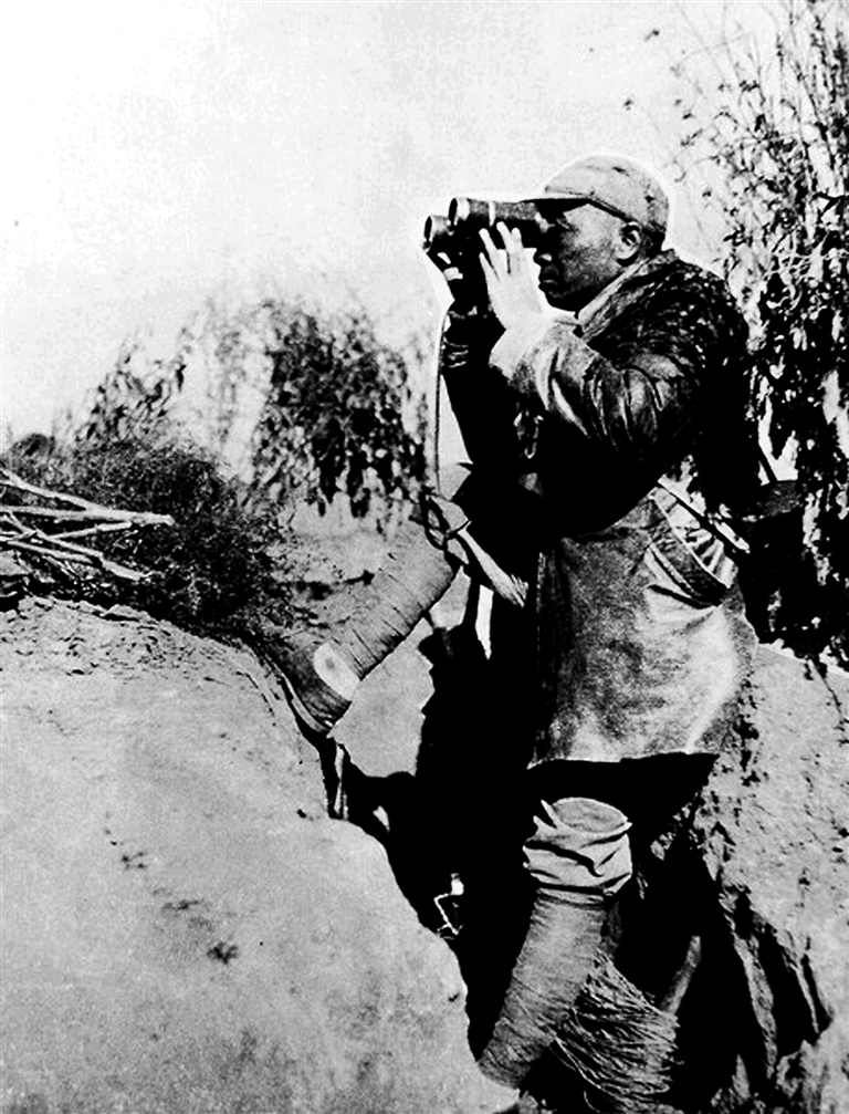 1953年，*德朱**与彭德怀下棋，*小平邓**观战不语，最终胜负如何？