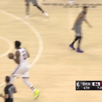 篮球三个简单动作轻松过人,篮球拒绝花哨运球