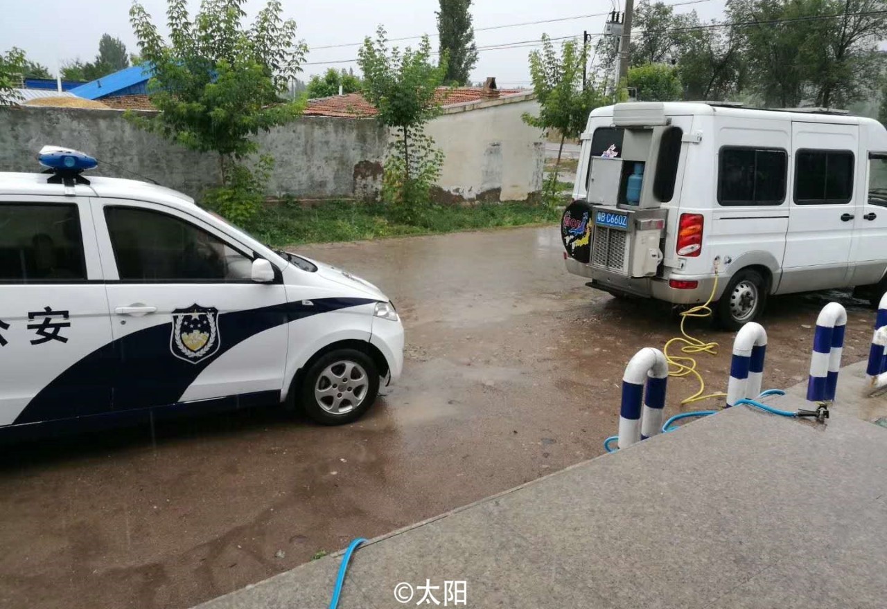自驾游改装房车四驱可以吗,房车自驾游遇到自改房车